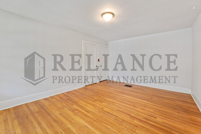 Building Photo - 448 N Fountain St