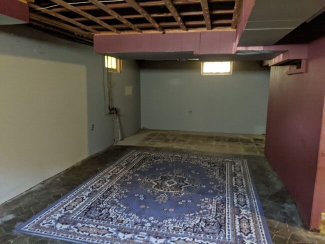 Building Photo - 3 bedroom home