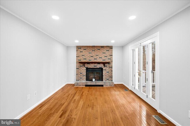 Building Photo - 8300 White Star Ct