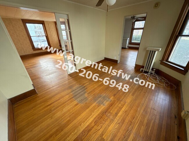 Building Photo - 1002 Columbia Ave
