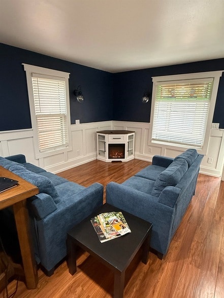 Building Photo - 328 Franklin St