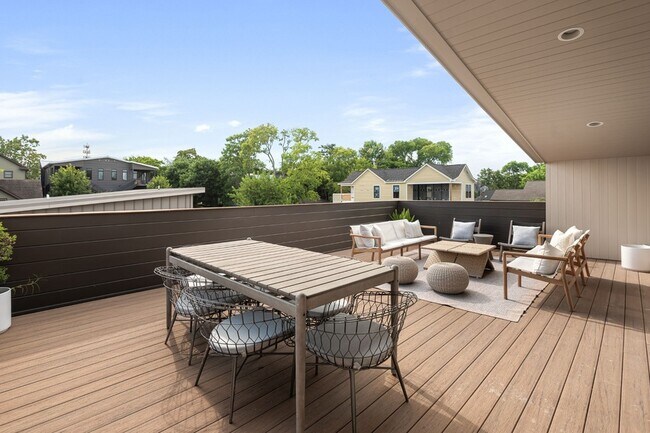 Building Photo - 1603 5th Ave N