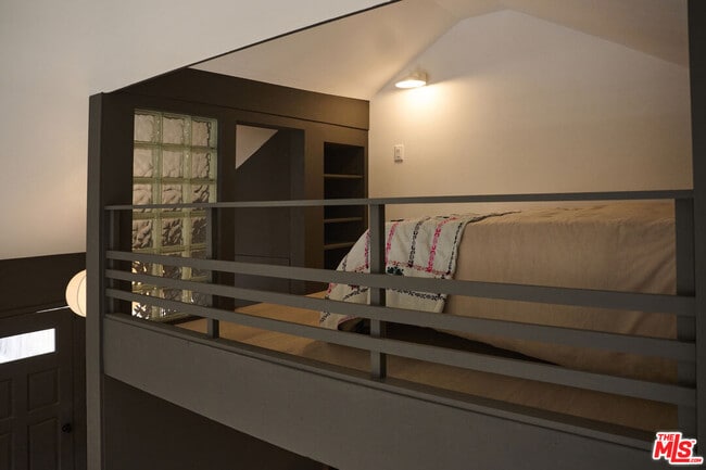 Building Photo - 5918 Monte Vista St