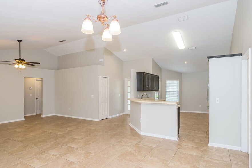 Building Photo - 3289 Avalon Dr