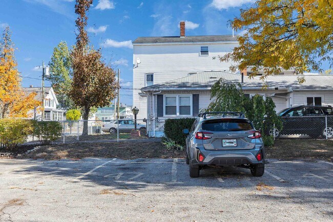 Building Photo - 147 Beech St