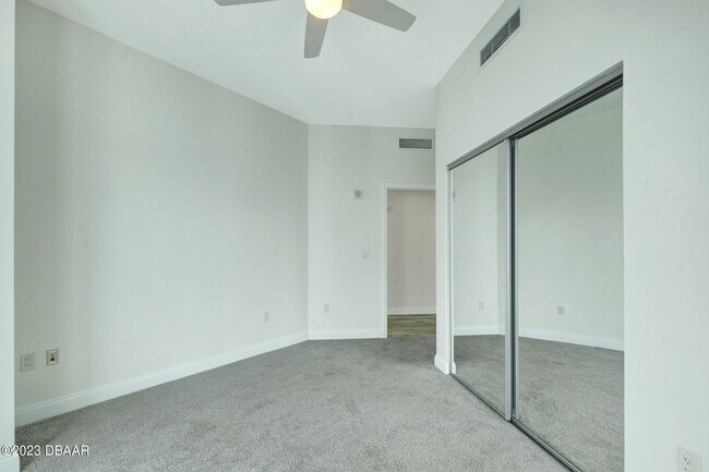 Building Photo - 241 Riverside Dr