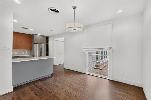 Building Photo - 2323 Barberry Dr