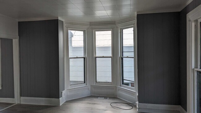 Building Photo - 415 W Front St