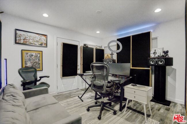 Building Photo - 4110 Vanetta Pl