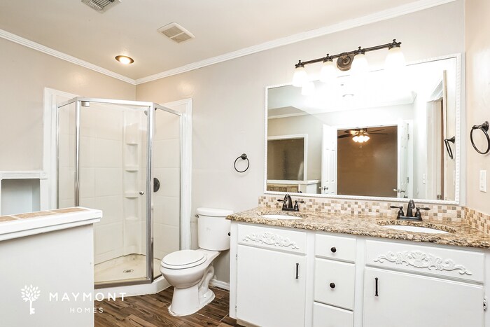 Building Photo - 316 Helmsley Dr