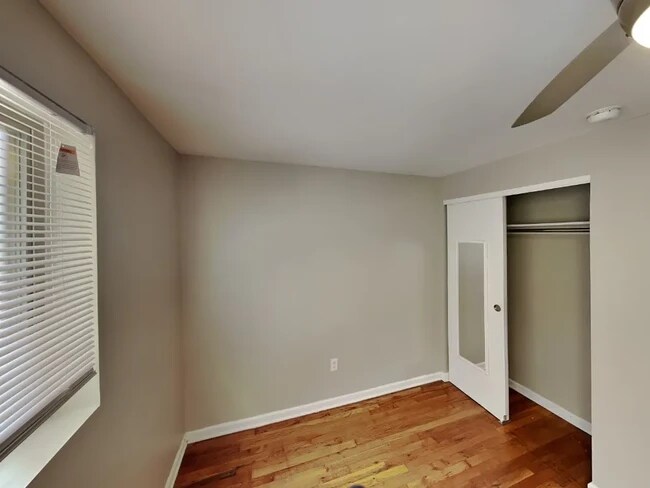 Building Photo - Lantern Square Apartments-B5
