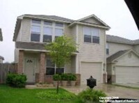 Building Photo - 3 Bedrooms in quiet gated community near t...