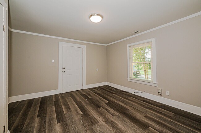 Building Photo - 1807 Erie St