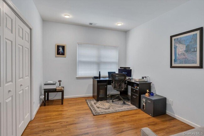 Building Photo - 35 Auden Ave