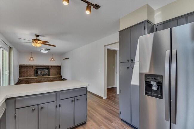 Building Photo - Beautiful, Bright & Move-In Ready Ranch in Desirable West Arvada