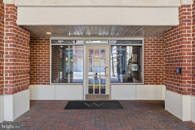 Building Photo - 1276 N Wayne St