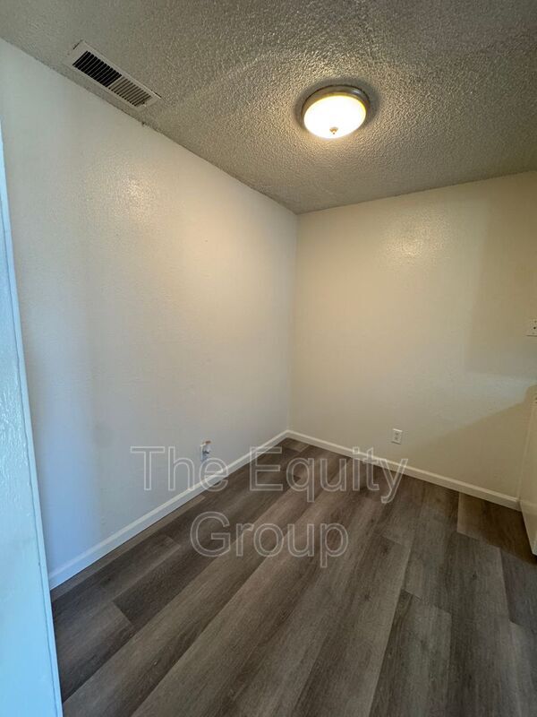 Building Photo - 404 N West St