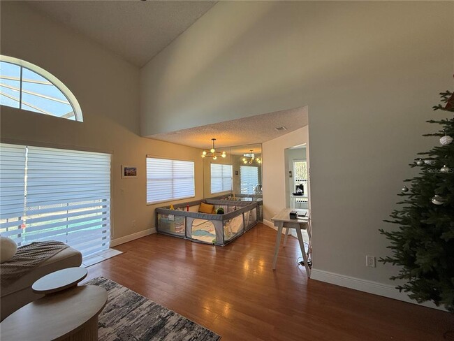 Building Photo - 227 Burning Tree Dr