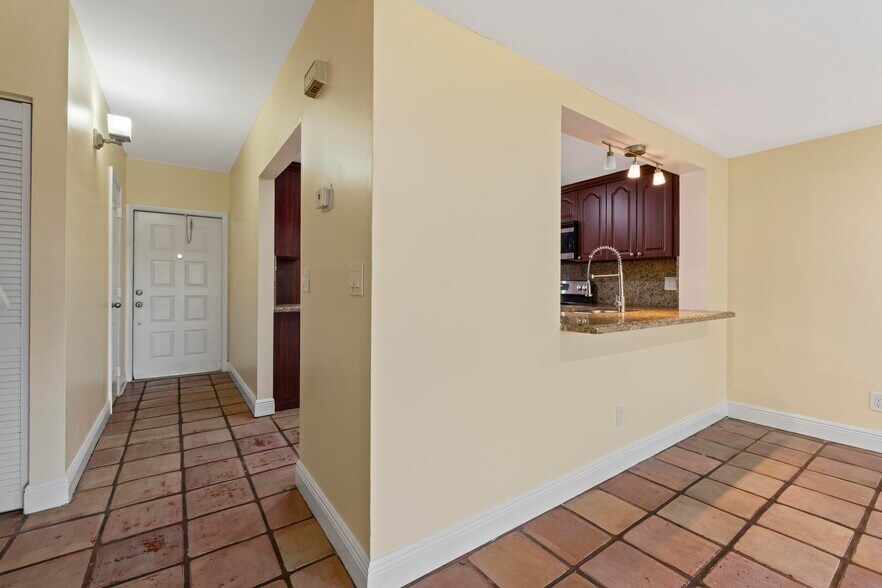 Building Photo - 4651 NW 90th Ave