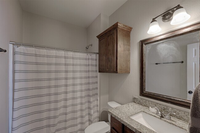 Building Photo - 1122 Detroit St