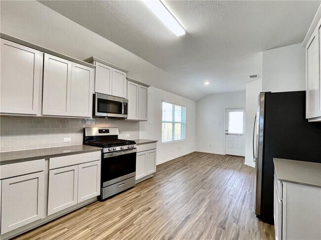 Building Photo - 126 Canley Lp