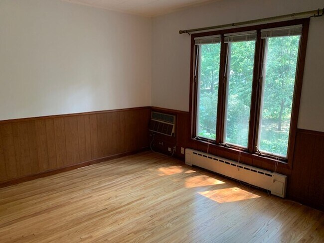Building Photo - 4200 Brookside Ave