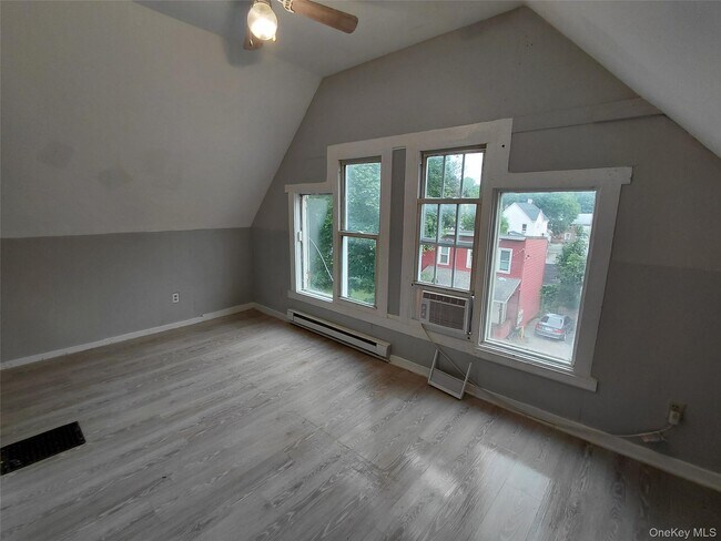Building Photo - 67 Greenkill Ave