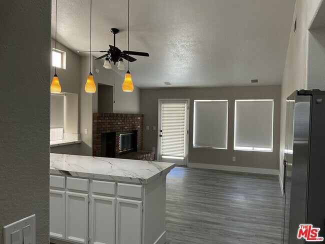 Building Photo - 9248 Camphor Tree Ct