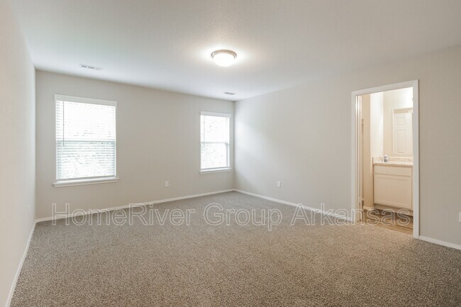 Building Photo - 6607 SW Chestnut Hill Rd