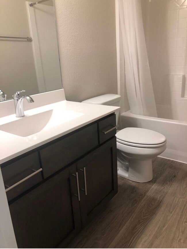 Building Photo - 4 Bed/ 2 Bath in Stone Horse Neighborhood With Community Pool!