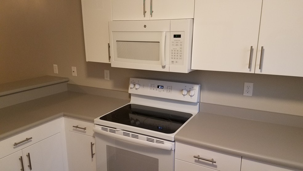 Kitchen - 1700 Sandhill Rd