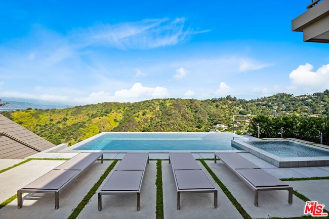 Building Photo - 3642 Beverly Ridge Dr