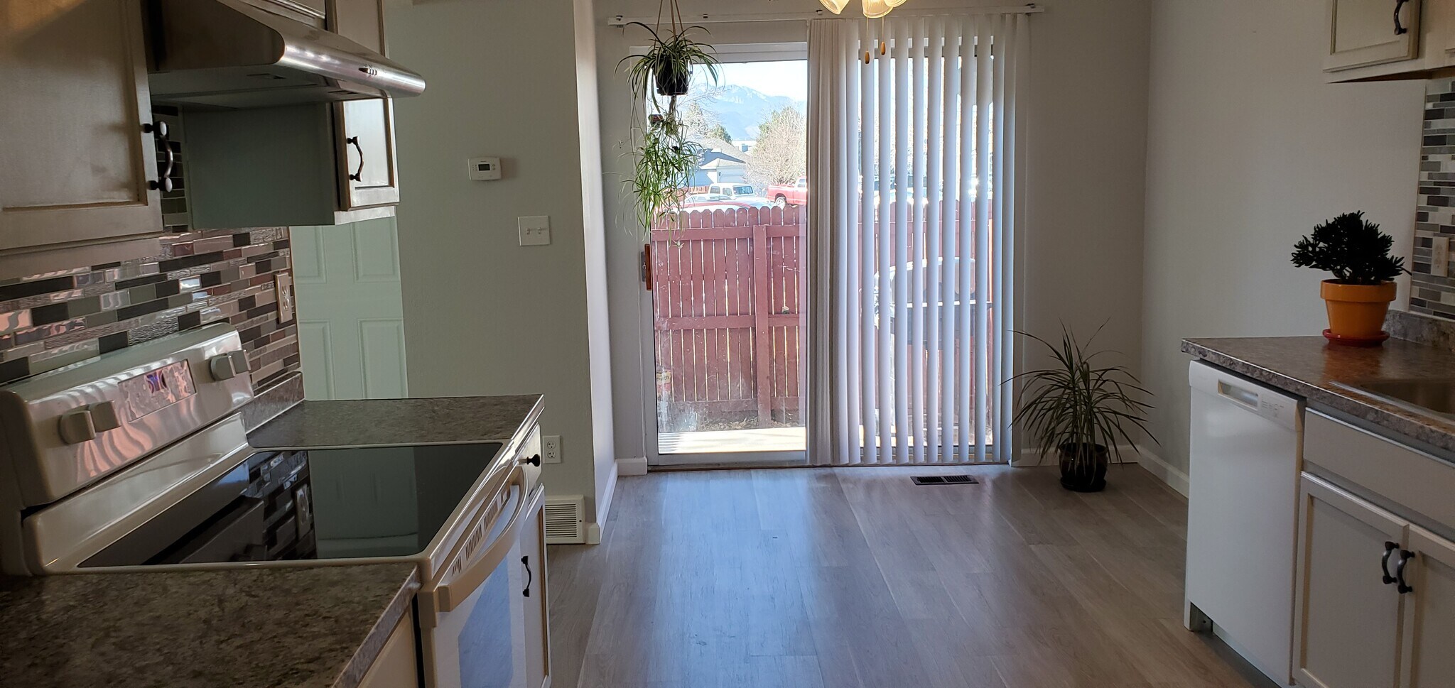 Building Photo - 1310 Firefly Cir