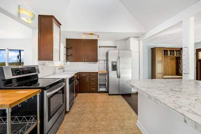 Building Photo - 4032 37th Ave SW