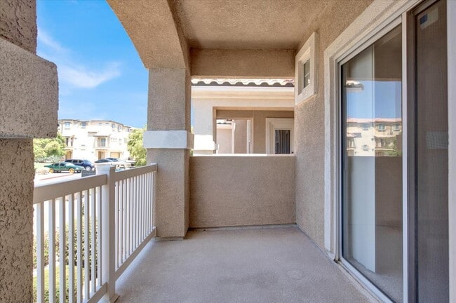 Building Photo - 5855 Valley Dr
