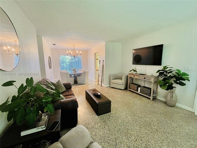 Building Photo - 9840 SW 165th Terrace