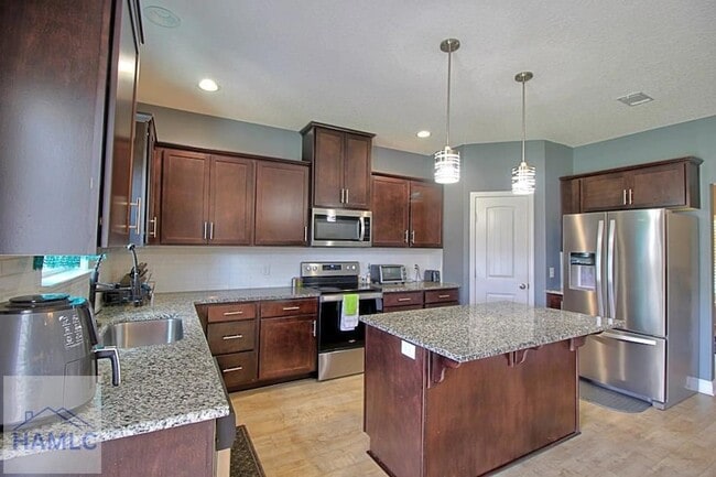 Building Photo - 432 Fairview Cir