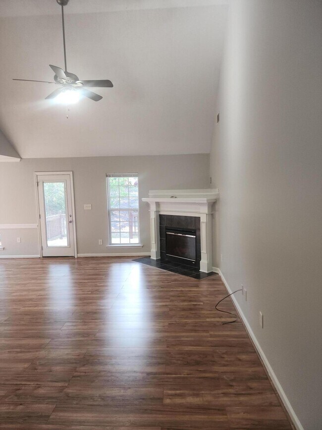 Building Photo - 789 Michelle Ct