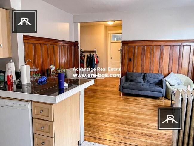 Building Photo - 4 bedroom in Allston MA 02134