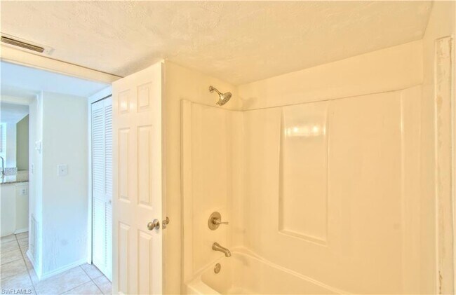 Building Photo - 2385 Naples Trace Cir