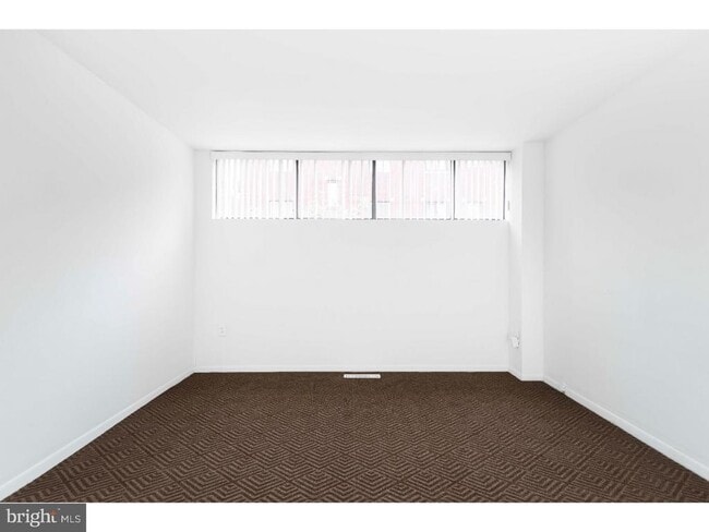 Building Photo - 2031 South St