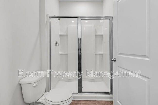 Building Photo - 602 Solar Ct