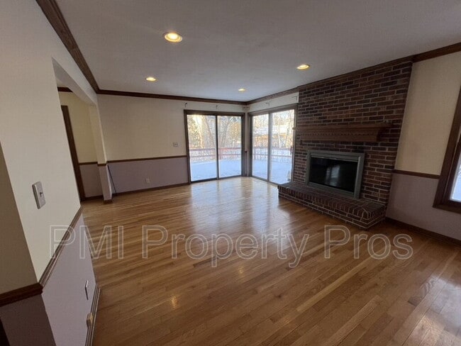 Building Photo - 3204 Chateau Ct