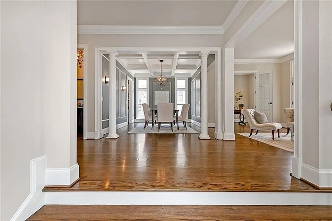 Dining area - 4241 Weaver St SE