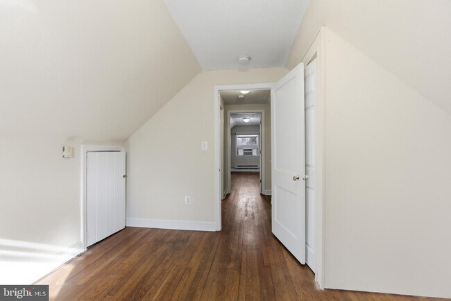 Building Photo - 10626 S Dunmoor Dr