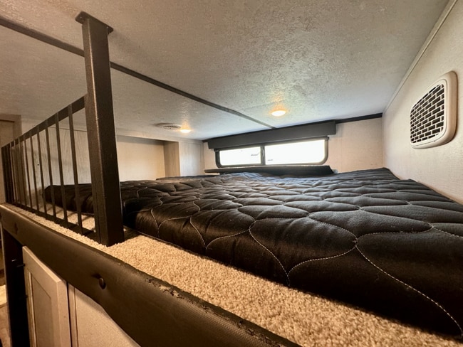 Building Photo - 1716 Sunbeam Lake Dr