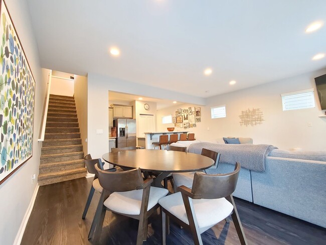 Building Photo - 4 bedroom/2.5 bath in Parkside Estates