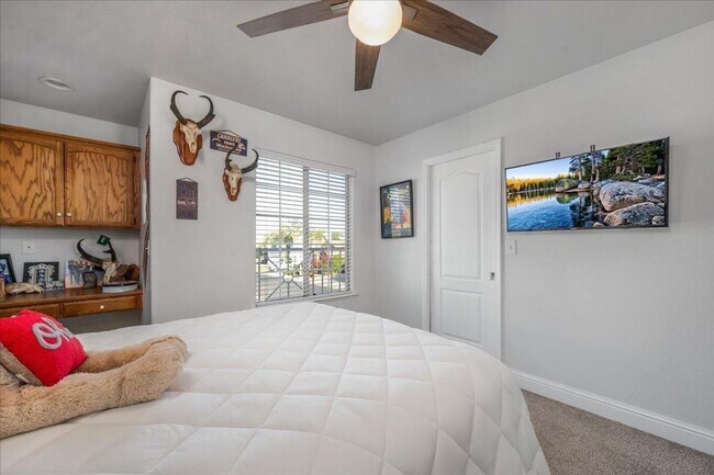 Building Photo - Beautiful North Clovis 3/2.5 Home in Gated Community