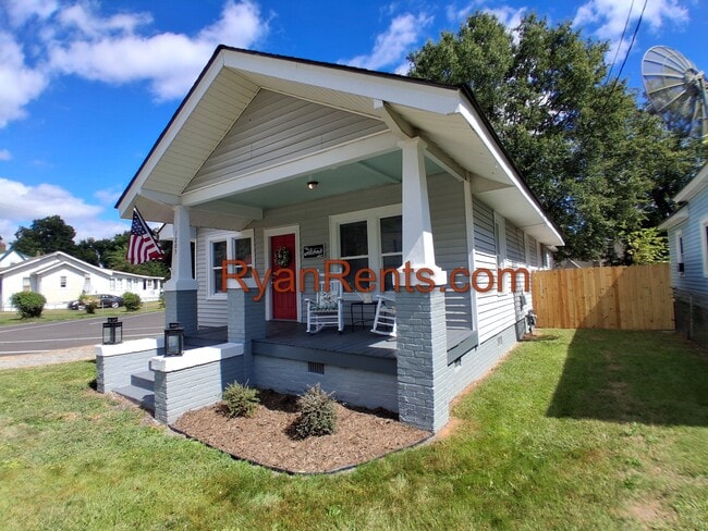 Building Photo - 1205 S Franklin St