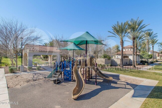 Building Photo - 3939 E Edna Dr